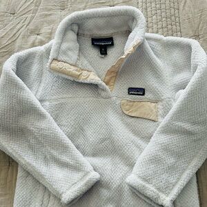 Girls Patagonia fleece jacket.